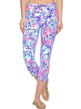 Lilly Pulitzer Weekender Crop Luxletic 50+SPF Size Large Cabana Cocktail